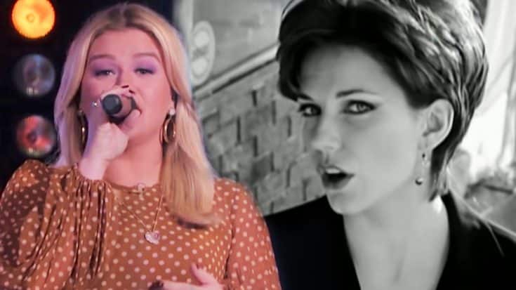 Kelly Clarkson Kicks Off Talk Show With Cover Of Martina McBride’s ‘Independence Day’ | Country Music Videos