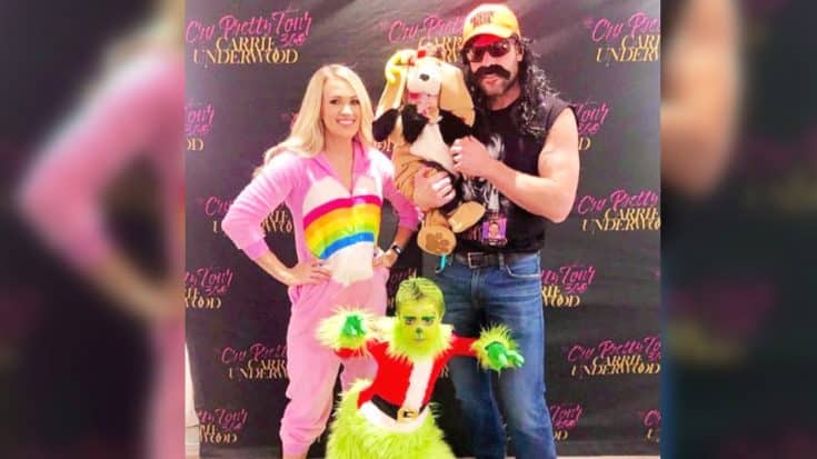 Carrie Underwood’s Sons Dressed As “Grinch” Characters For Halloween 2019 | Country Music Videos