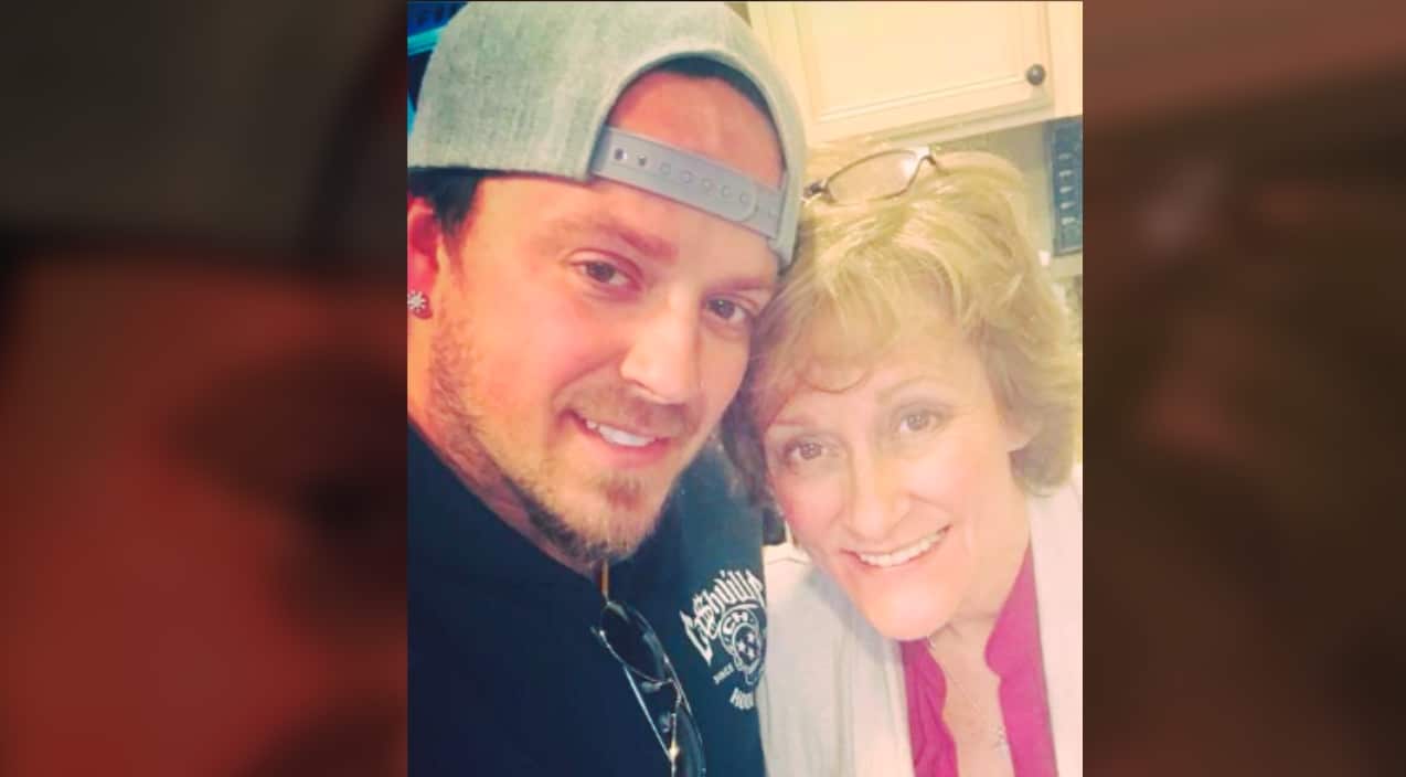 Mother Of Love And Theft Singer, Stephen Barker Liles, Has Passed Away | Country Music Videos