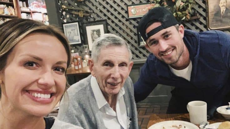 Michael Ray And Carly Pearce Enjoy Thanksgiving Dinner With 89-Year-Old Stranger | Country Music Videos