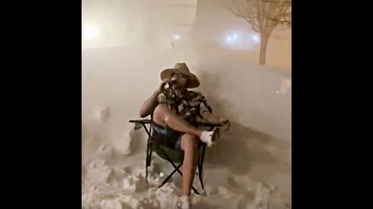 Canadian Man Cracks Open Beer In Middle Of Blizzard | Country Music Videos