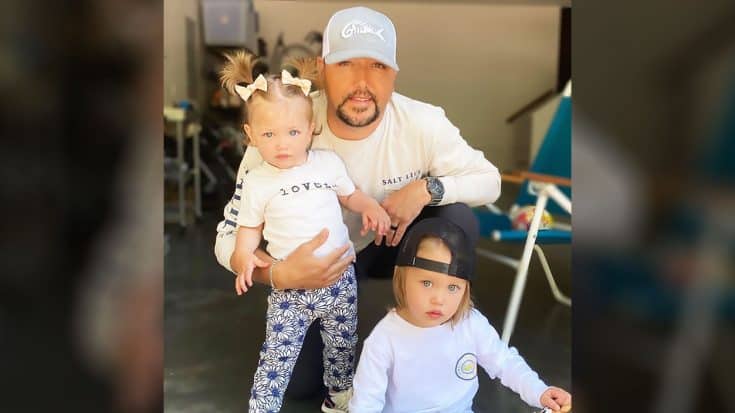 Jason Aldean Posts Photo Showing He And His 2 Kids Are “Triplets” | Country Music Videos