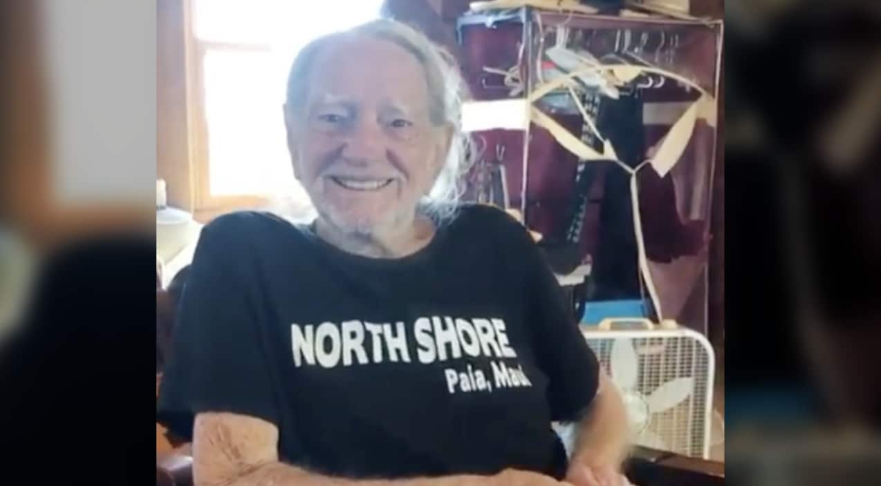 Willie Nelson Celebrates That It’s “4/20” All Month Long | Country Music Videos
