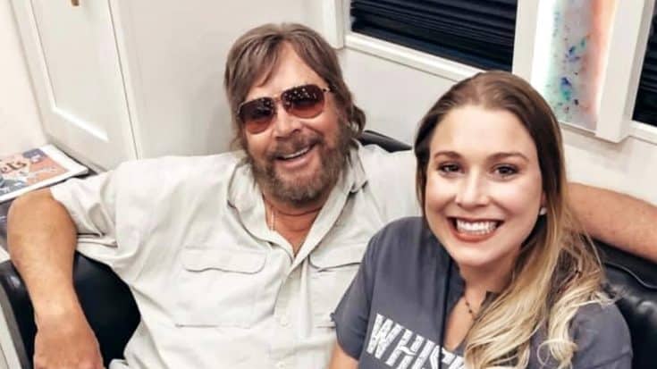 Hank Williams Jr.’s Daughter Holly Asks For Prayers After Loss Of Sister: “All We Need Is Prayers” | Country Music Videos