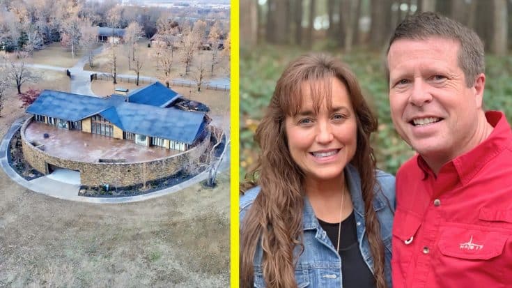 Jim Bob & Michelle Duggar’s 10,000 Square-Foot Mansion Sells For $1.5 Million | Country Music Videos