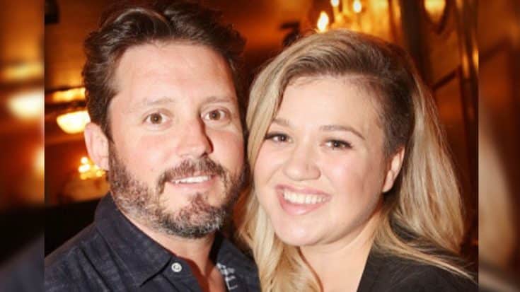 Kelly Clarkson’s Estranged Husband Responds To Divorce Petition | Country Music Videos