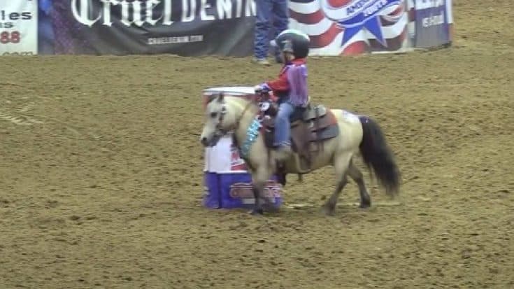 Little Girl Competes In Barrel Racing On Pony – PBR Notices | Country Music Videos
