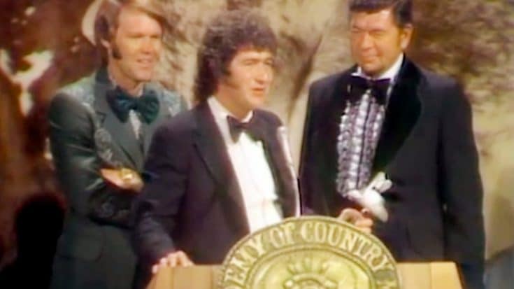 The Moment Mac Davis Won ACM’s Entertainer Of The Year Award In 1974 | Country Music Videos