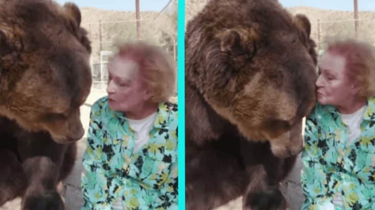 98-Year-Old Betty White Kisses Brown Bear | Country Music Videos