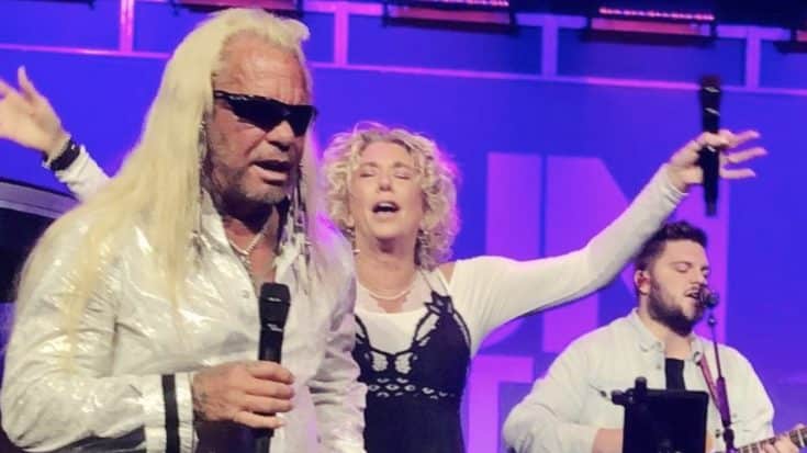 Duane Chapman And Fiancé Francie Sing “Ain’t No Grave” At Christian Conference | Country Music Videos