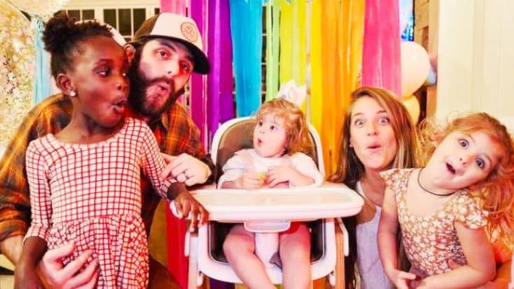 Thomas Rhett & Wife Lauren Make Big Announcement On Mother’s Day | Country Music Videos