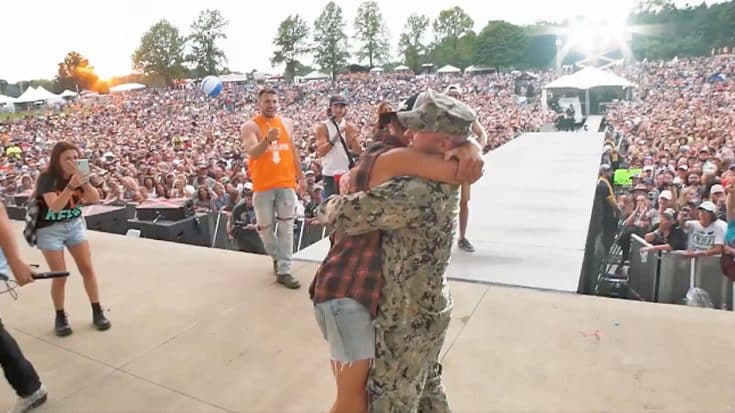 Watch Country Singer Surprise Family With Soldier Homecoming On Stage | Country Music Videos