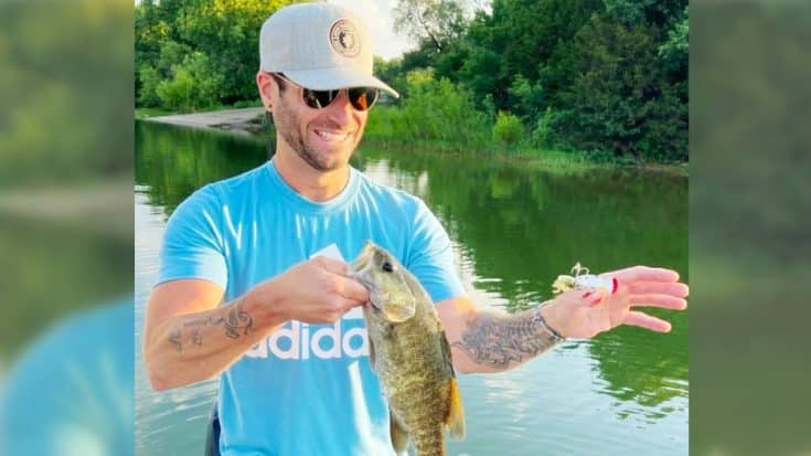 Country Group’s Lead Singer Hooks Thumb While Fishing, Posts Video Of Removal | Country Music Videos