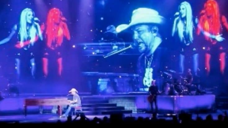 Carrie Underwood Virtually Appears At Jason Aldean Concert To Sing Their Hit Duet | Country Music Videos