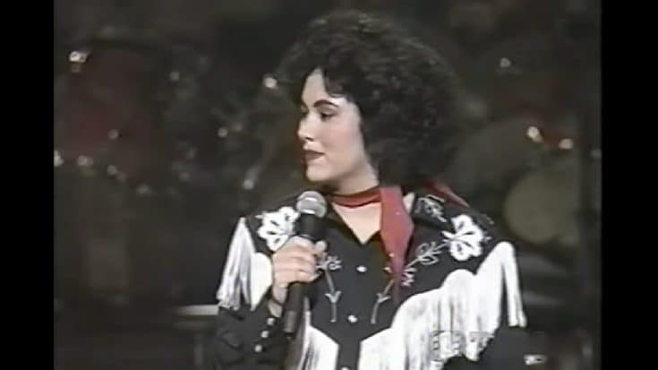 “Always…Patsy Cline” Actress Invited To Be Newest Member Of Grand Ole Opry | Country Music Videos