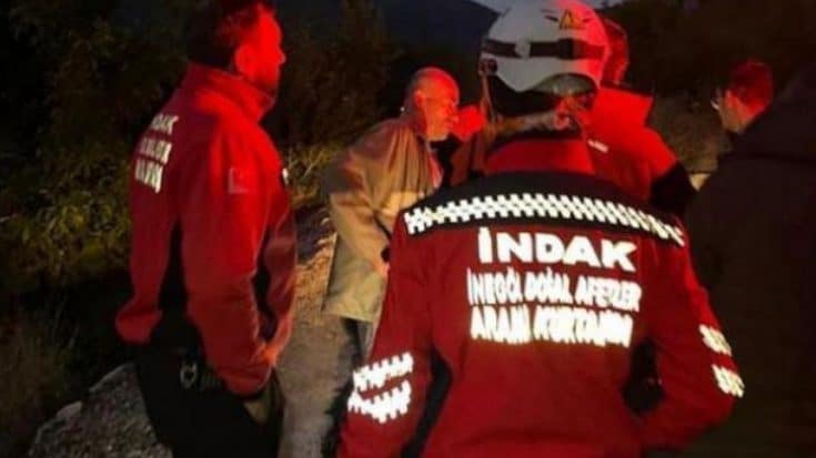 Missing Drunk Man Joins Search Party That’s Looking For Him | Country Music Videos
