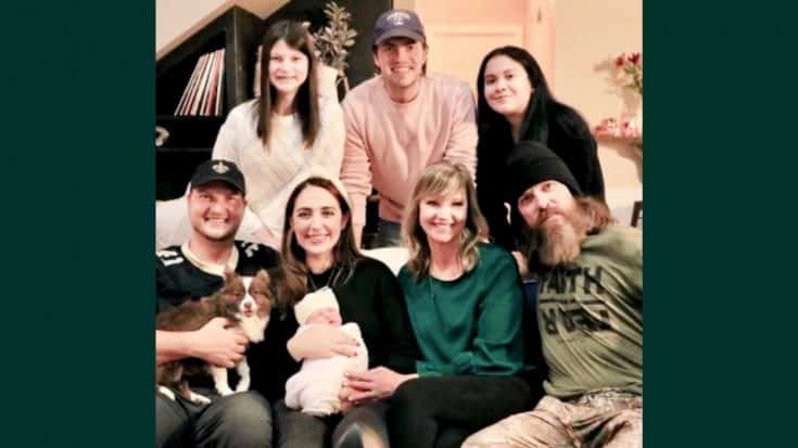 “Duck Dynasty” Couple Welcomes Baby Girl | Country Music Videos