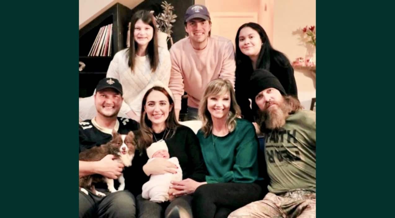 “Duck Dynasty” Couple Welcomes Baby Girl | Country Music Videos
