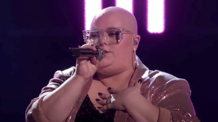 “Voice” Artist Sings Kelly Clarkson’s “Because Of You” In Battle For Instant Save | Country Music Videos