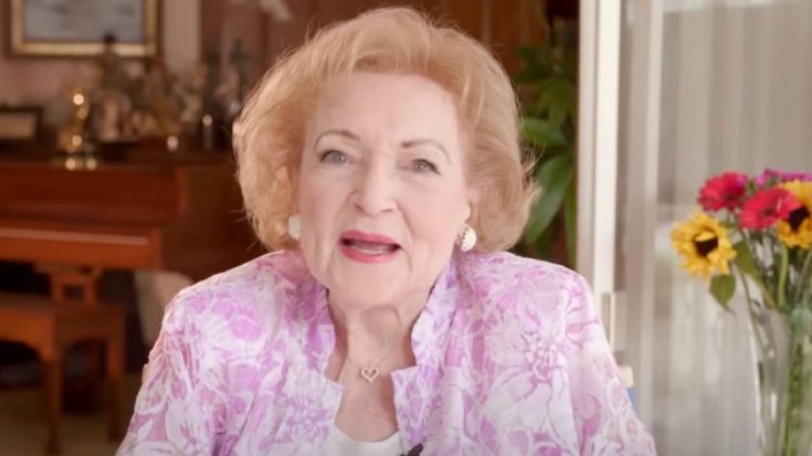 Betty White’s Funeral Will Be Private – Here’s Why | Country Music Videos