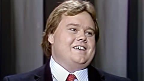 Comedian Louie Anderson Dies At 68 | Country Music Videos