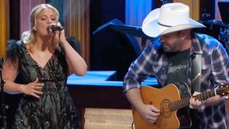 Garth Brooks Makes Surprise Appearance At Lauren Alaina’s Opry Induction – But Not To Sing | Country Music Videos