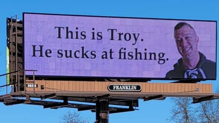 Man Publicly Roasts His Fishing Buddy On Billboard | Country Music Videos
