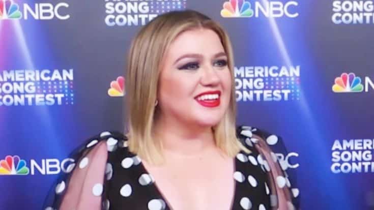 It’s Official…Kelly Clarkson’s Last Name Has Changed | Country Music Videos