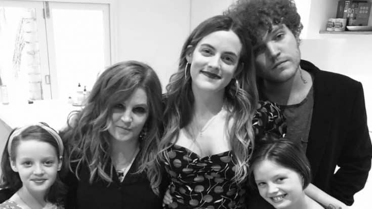 Lisa Marie Presley Opens Up About “Hideous Grief” Almost 2 Years After Son’s Death | Country Music Videos
