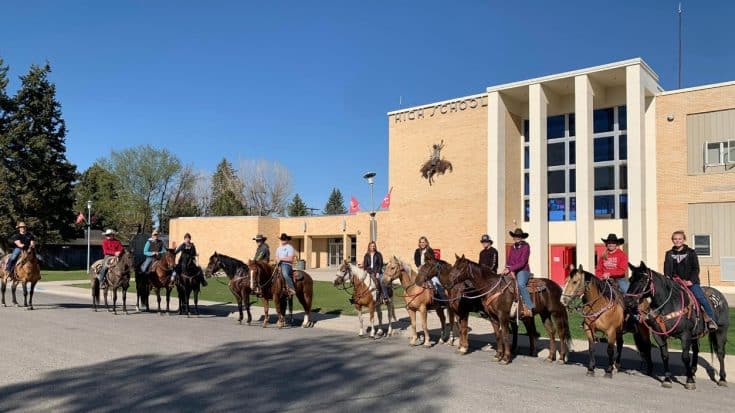 12 Students Ride Horses To School – Old Law States Principal Must Take Care of Them | Country Music Videos