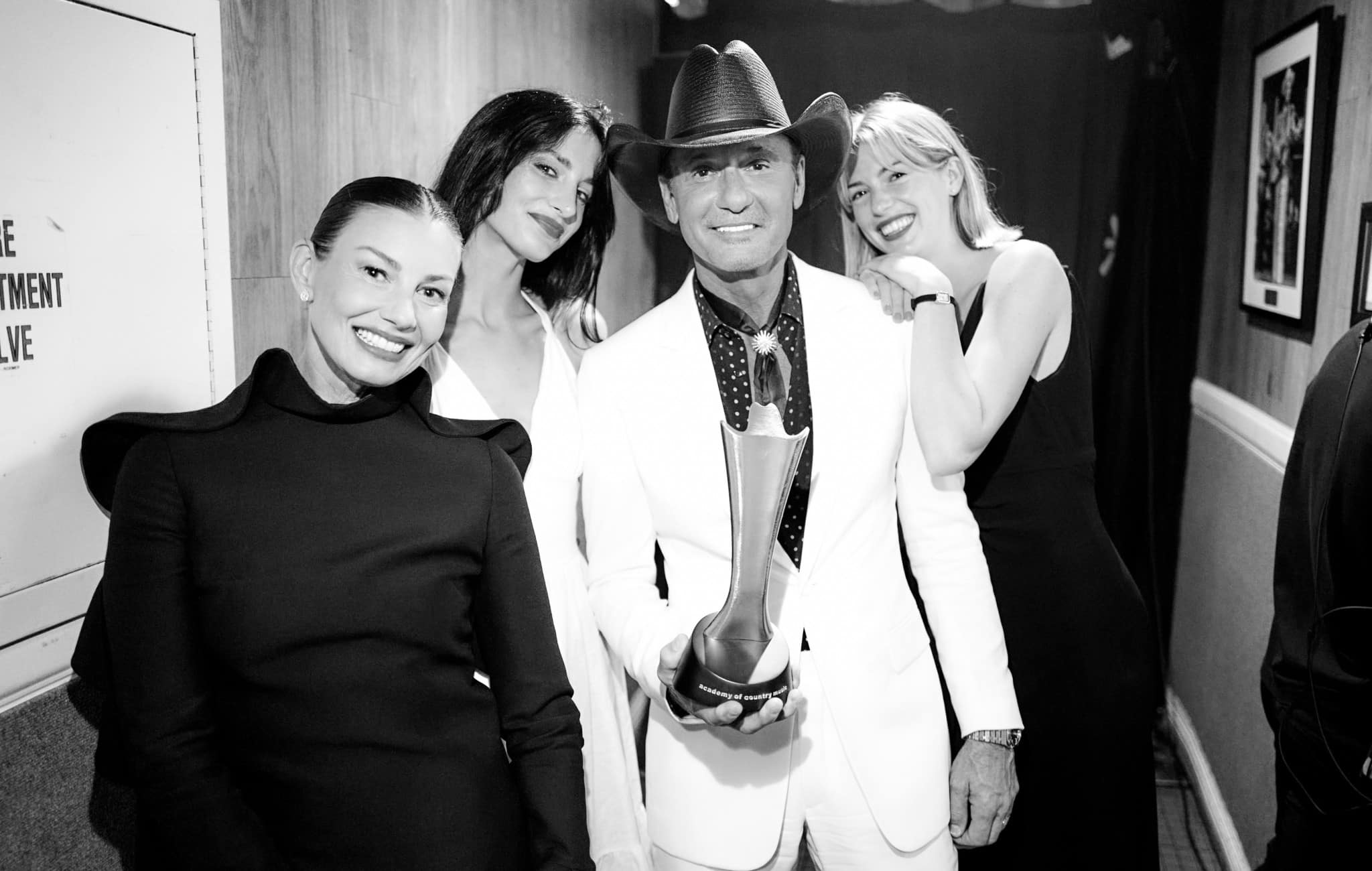 Tim McGraw and Faith Hill with their daughters Audrey and Maggie