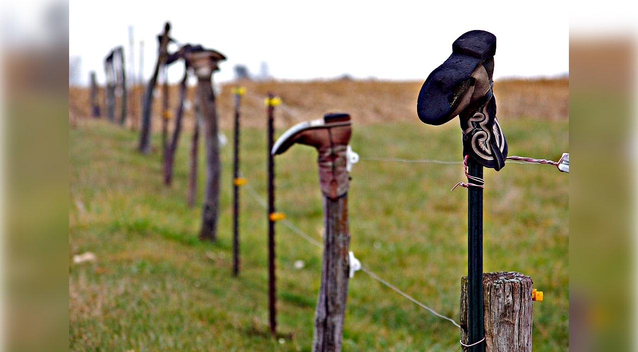 Boots On Texas Fenceposts What Does It Mean 