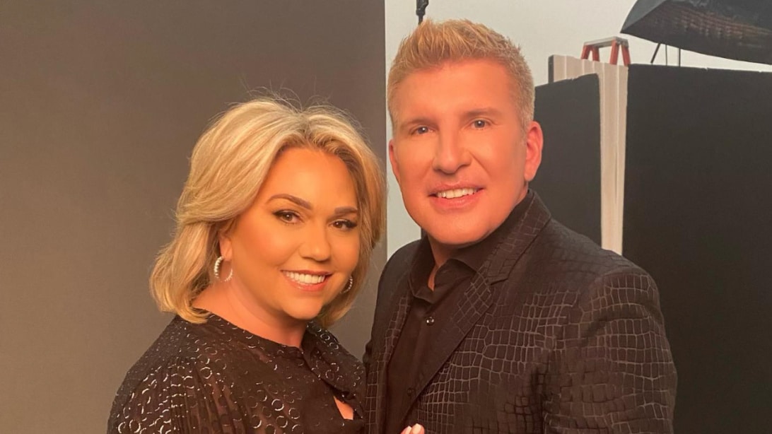 Todd & Julie Chrisley Sentenced To Federal Prison For Fraud Charges | Country Music Videos