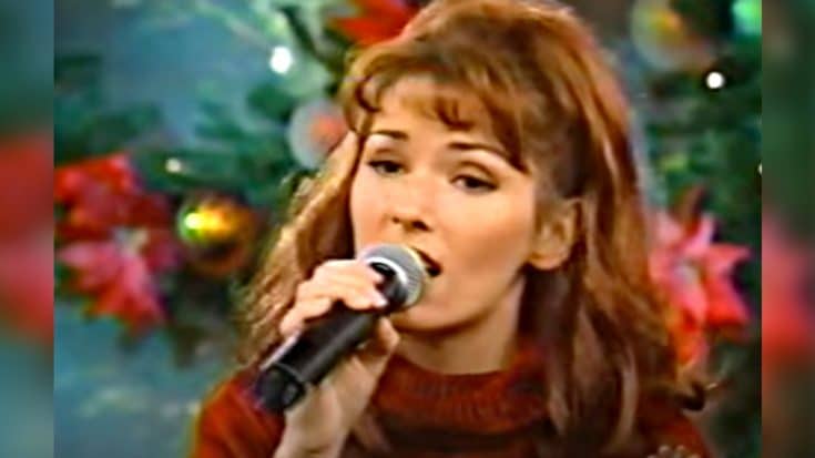 Throwback to 1998: Shania Twain Sings “All I Want For Christmas Is You” | Country Music Videos