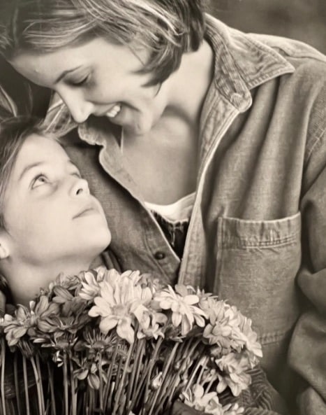 Photo of Lisa Marie Presley with her daughter Riley Keough