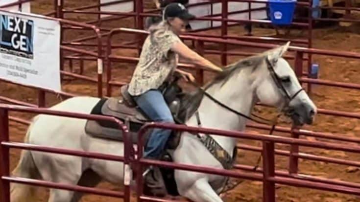 Woman Dies At Rodeo After Being Thrown Off Horse | Country Music Videos
