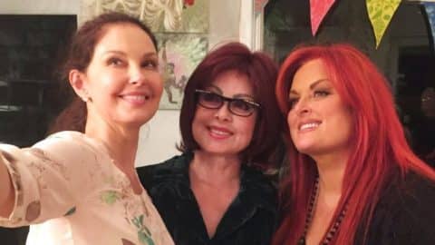 Wynonna Judd Explains How She & Sister Ashley Grew Closer After Mom Naomi’s Death | Country Music Videos