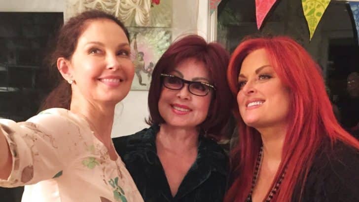 Wynonna Judd Explains How She & Sister Ashley Grew Closer After Mom Naomi’s Death | Country Music Videos