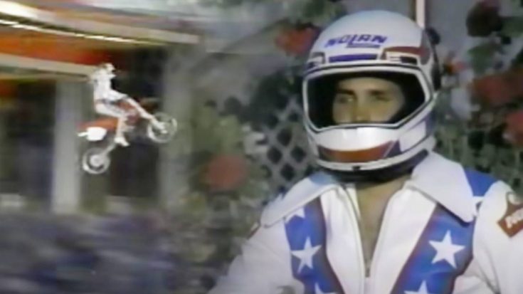 Robbie Knievel, Stuntman & Son Of Evel Knievel, Dead At 60 | Country Music Videos