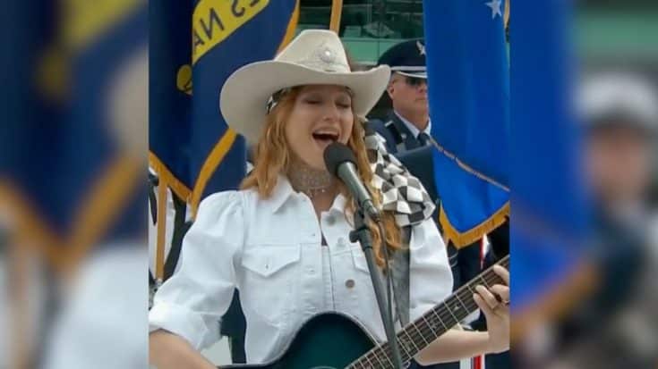 Fans Sound Off On Jewel’s Indy 500 National Anthem Performance | Country Music Videos