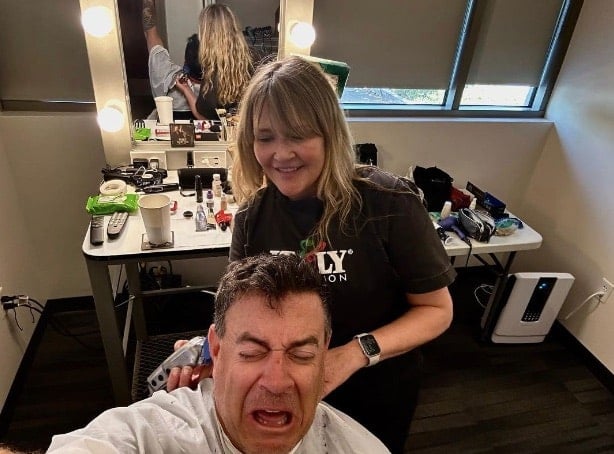 Carson Daly crying over Blake Shelton no longer being on The Voice