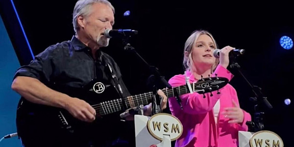 Kylie Diffie & John Berry singing at the Opry.