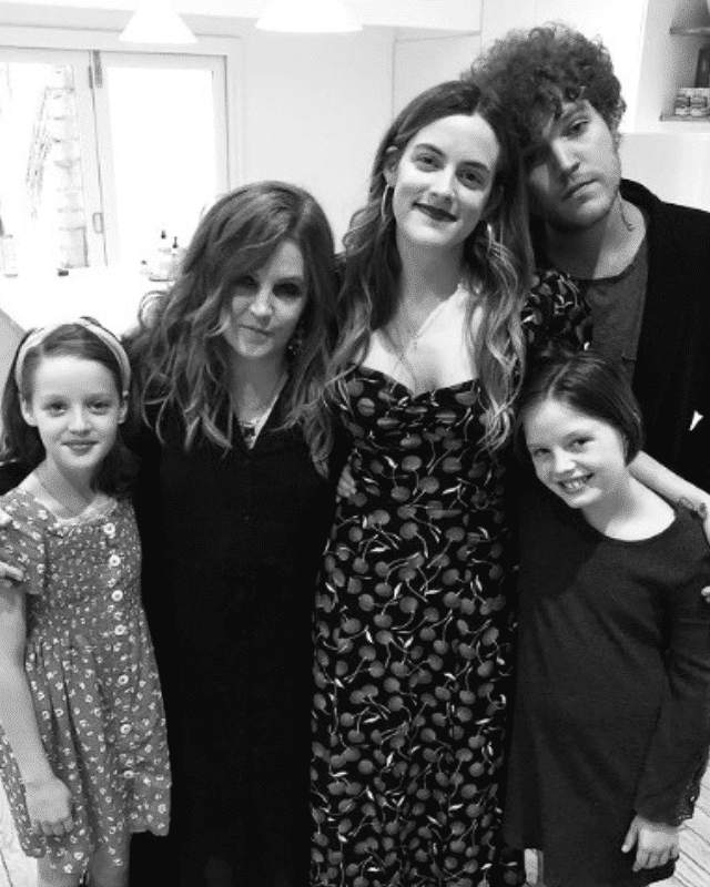 Riley Keough with her mother Lisa Marie Presley, brother Benjamin Keough, and sisters Harper and Finley Lockwood