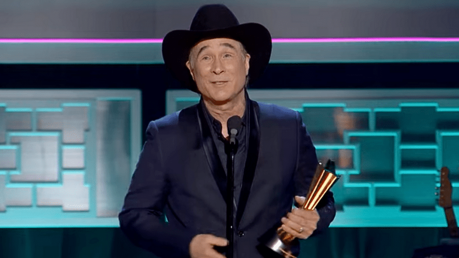 Clint Black Gives Hilarious Acceptance Speech At 2023 ACM Honors