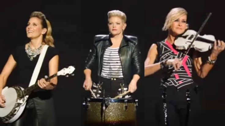 The Chicks Reschedule Show Due To Death In The Family | Country Music Videos
