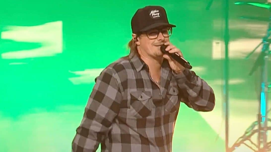 HARDY Performs “Truck Bed” At People’s Choice Country Awards