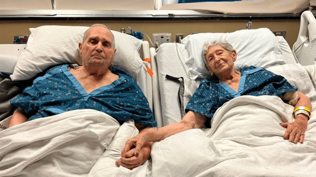 Tennessee Couple Married 69 Years Spend Final Moments Together Holding Hands | Country Music Videos