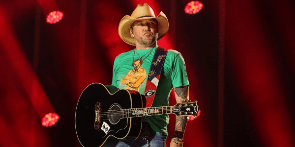 Jason Aldean On Stage