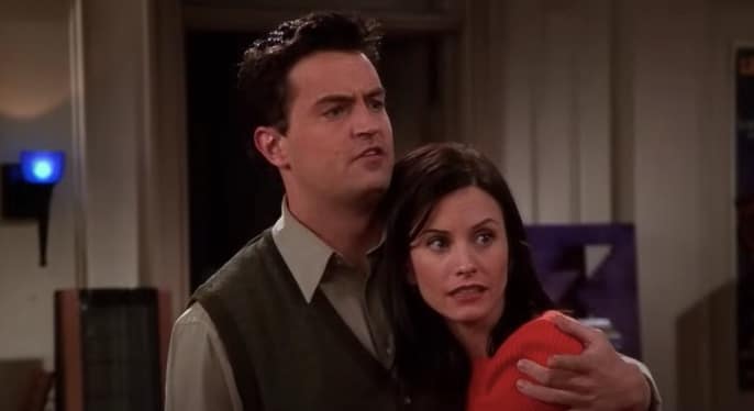 Matthew Perry and Courteney Cox on "Friends"