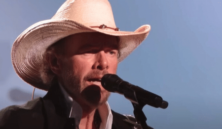 Toby Keith performs